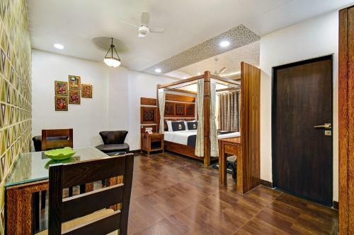Townhouse Oak Hotel Hillview