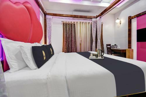Townhouse Oak Hotel Hillview