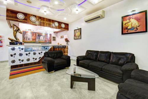 Townhouse Oak Hotel Hillview
