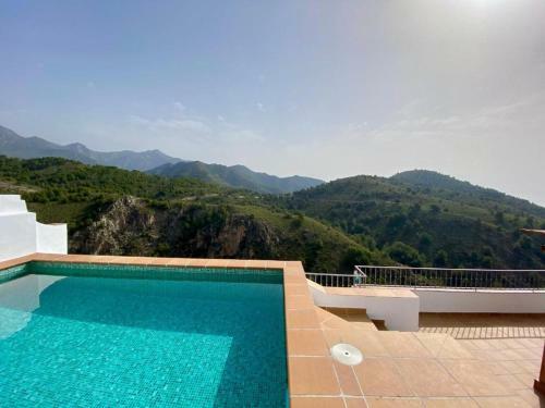 Casa Con Incre�bles Vistas A Las Monta�as Y Al Mar