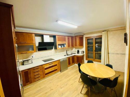Casa Con Incre�bles Vistas A Las Monta�as Y Al Mar