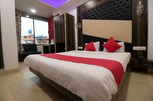 Oyo Flagship 43003 Hotel Sai Plaza