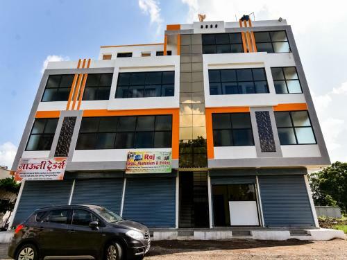 Oyo 75434 Hotel Everest Inn