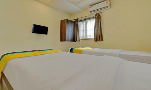 Hotel Treebo Trip Platinum Inn Jalna Road