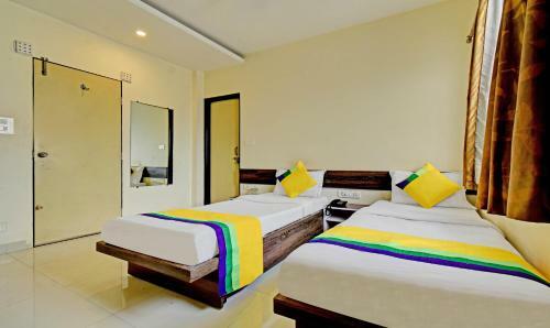Hotel Treebo Trip Platinum Inn Jalna Road