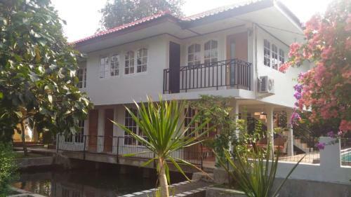 Villa Yosky Indonesia