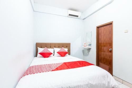 Hotel Oyo 1516 Cemara Gading Syariah