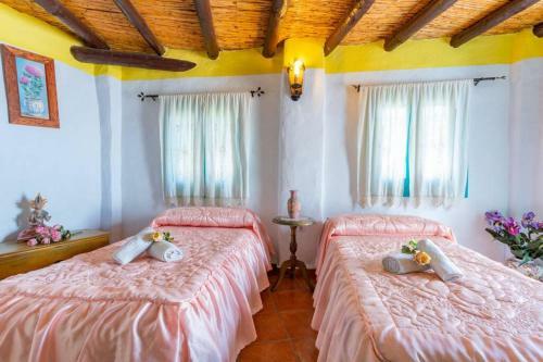 Casa Rosa, Con Encanto Y Piscinas Privadas