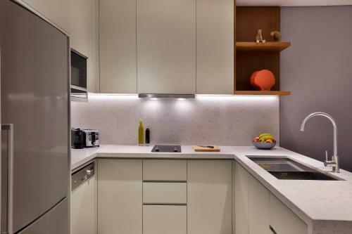 Doubletree By Hilton Sharjah Waterfront Hotel And Residences