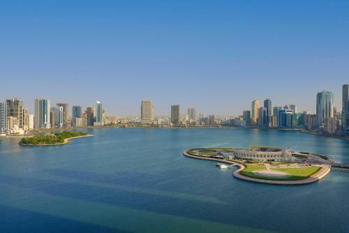 Doubletree By Hilton Sharjah Waterfront Hotel And Residences