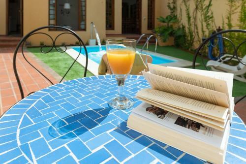 Villa The Yellow House Climatized Pool - Solarium - Parking