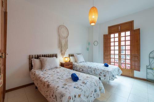 Villa The Yellow House Climatized Pool - Solarium - Parking