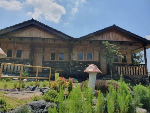 Hotel Kampung Istal Bogor