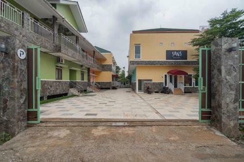 Hotel Sans Resort Parung Bogor