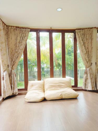 Villa Muslim Yuni Syahla Holiday Home