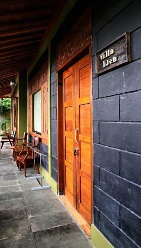 Tirta Arsanta Hot Springs & Villa