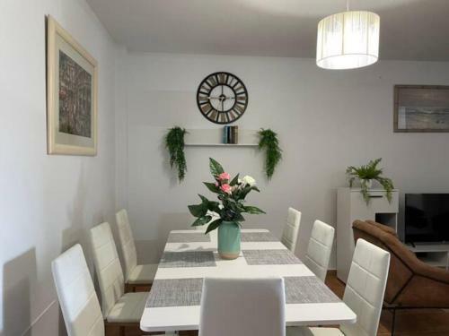 Apartamento 3 Dormitorios Frente Al Mar Garrucha