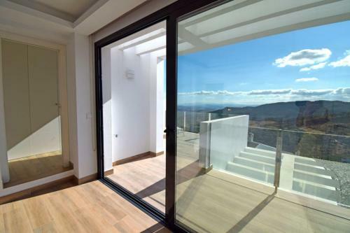 Villa Stunning, Luxury Home In Gaucin Town, Heated Pool