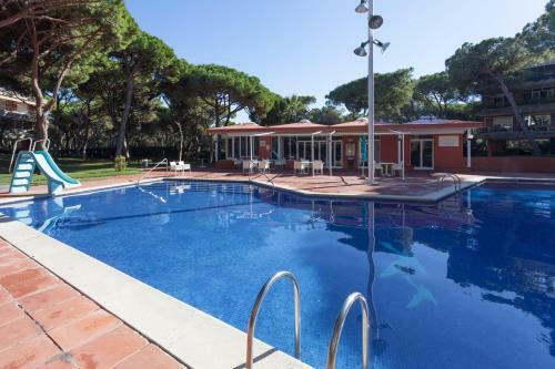 Gavamar Castelldefels Beachfront Apartment- Direct Access To The Beach