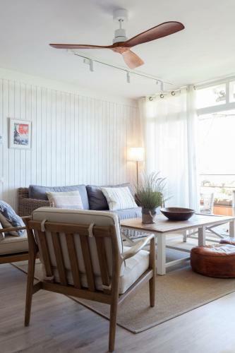 Gavamar Castelldefels Beachfront Apartment- Direct Access To The Beach