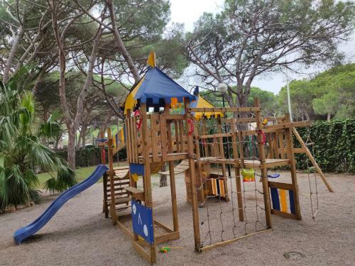 Gava Mar- Castelldefels Beachfront Apartment- Direct Access To The Beach