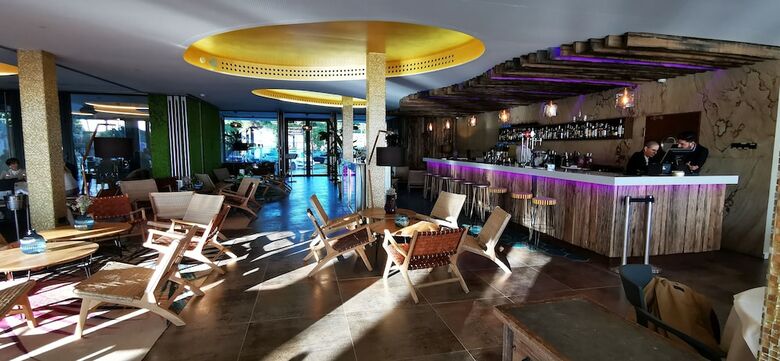 Hotel Tropical Gava Mar