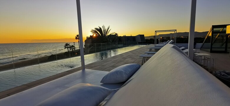 Hotel Tropical Gava Mar