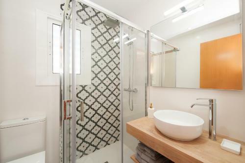 Apartamento Modern Penthouse With Rooftop Close To The Beach