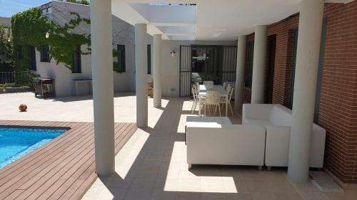 Villahuerta,es Pool And Jacuzzi, Just For Quiet People