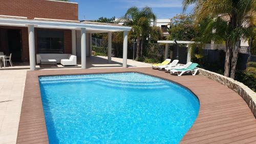 Villahuerta,es Pool And Jacuzzi, Just For Quiet People