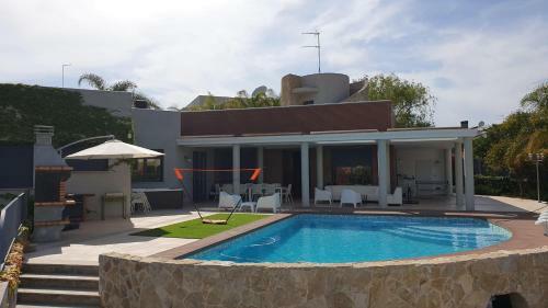 Villahuerta,es Pool And Jacuzzi, Just For Quiet People