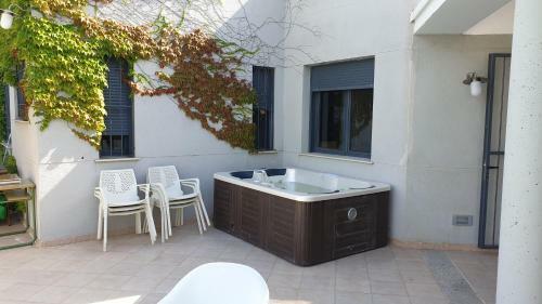 Villahuerta,es Pool And Jacuzzi, Just For Quiet People