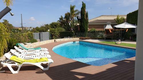 Villahuerta,es Pool And Jacuzzi, Just For Quiet People