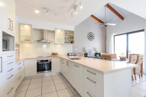 Viewland Drive Apartments