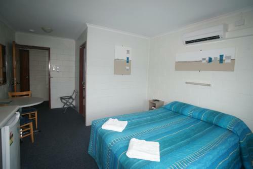 Cedar Lodge Motel
