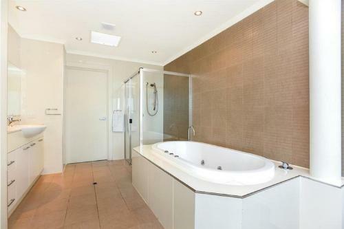 Unwind @ Gallery Apartments