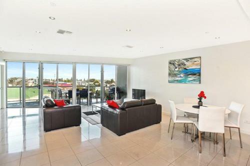 Unwind @ Gallery Apartments