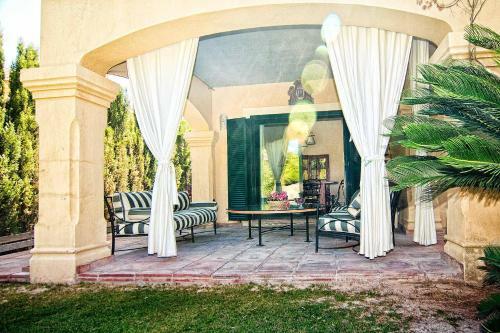 Villa Maria Your Luxury Retreat With A Quiet Pool