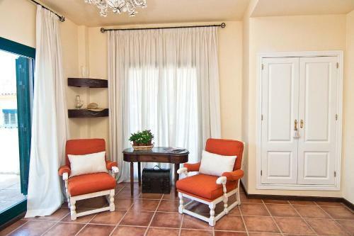 Villa Maria Your Luxury Retreat With A Quiet Pool