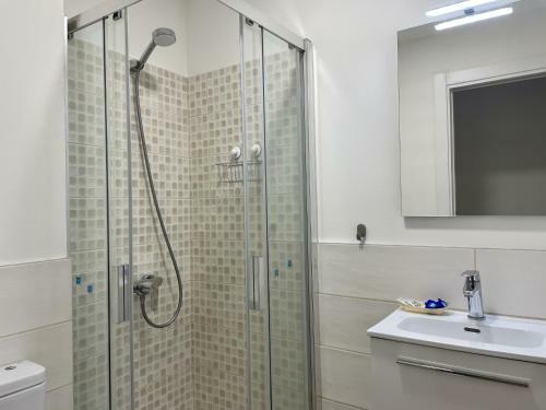 Modern Apartment In Las Canteras With Parking