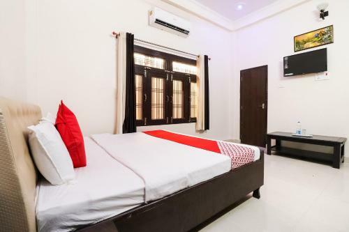 Oyo Flagship 45992 Hotel Royal