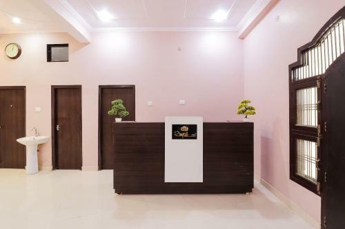 Oyo Flagship 45992 Hotel Royal