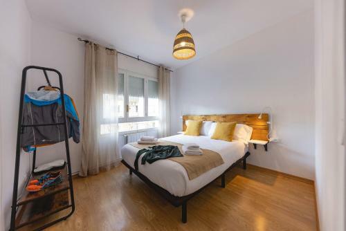 Bravissimo El Lle�, Bright 4-bedroom Apartment