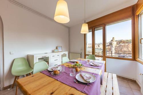 Bravissimo El Lle�, Bright 4-bedroom Apartment