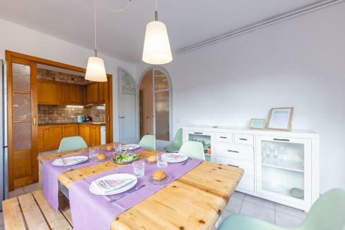 Bravissimo El Lle�, Bright 4-bedroom Apartment