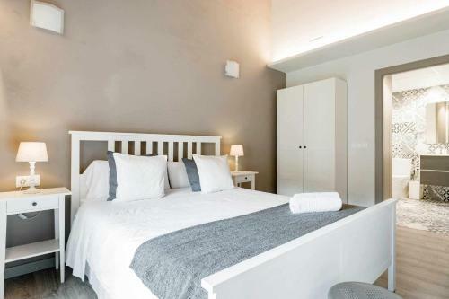 Revitalized Downtown Apartment In Historical Building