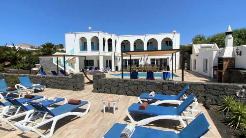 Magnificent Villa El Palacete Sleeps 20