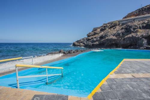 Casa Del Cueva With Stunning Ocean View