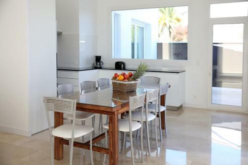 Casa Rural Con Piscina Vi�a De Millan