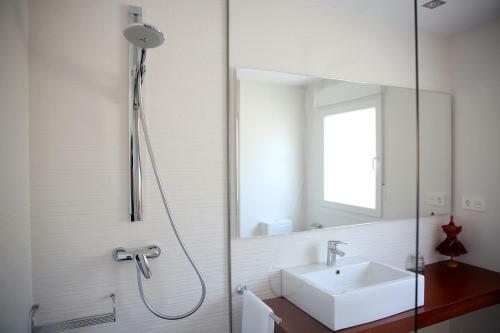 Casa Rural Con Piscina Vi�a De Millan